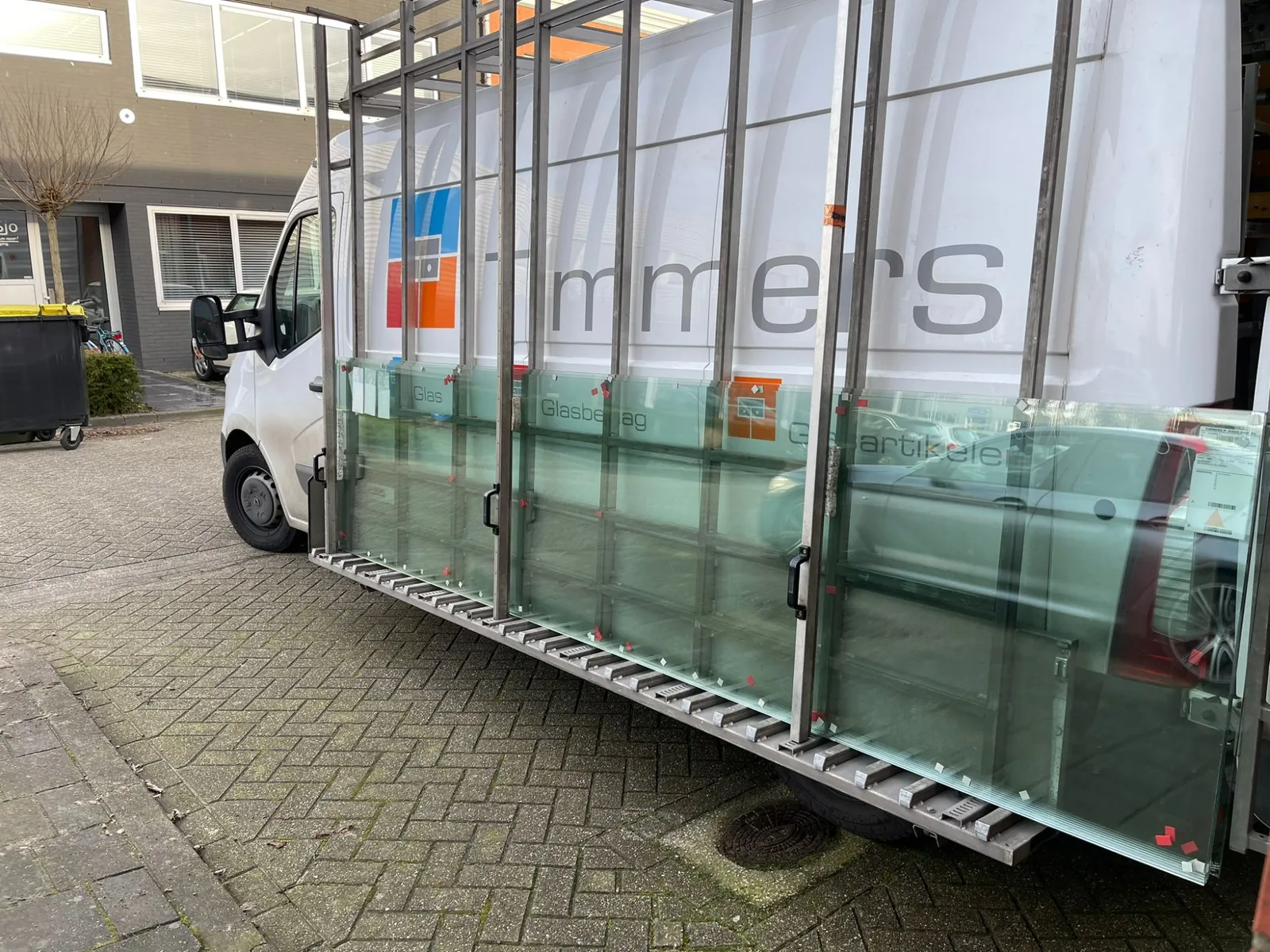 Onze bezorgbussen onderweg