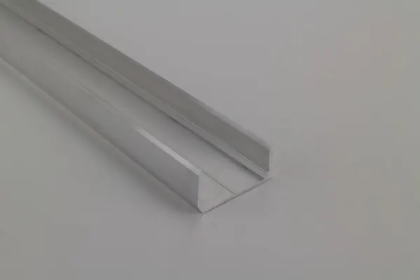 PEXT Afsluitprofiel 32 U-profiel met druprand voor 32mm Blank alu per m1